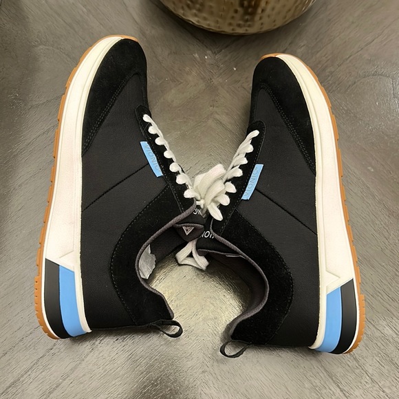 Vionic Breilyn Sneaker - Picture 9 of 14